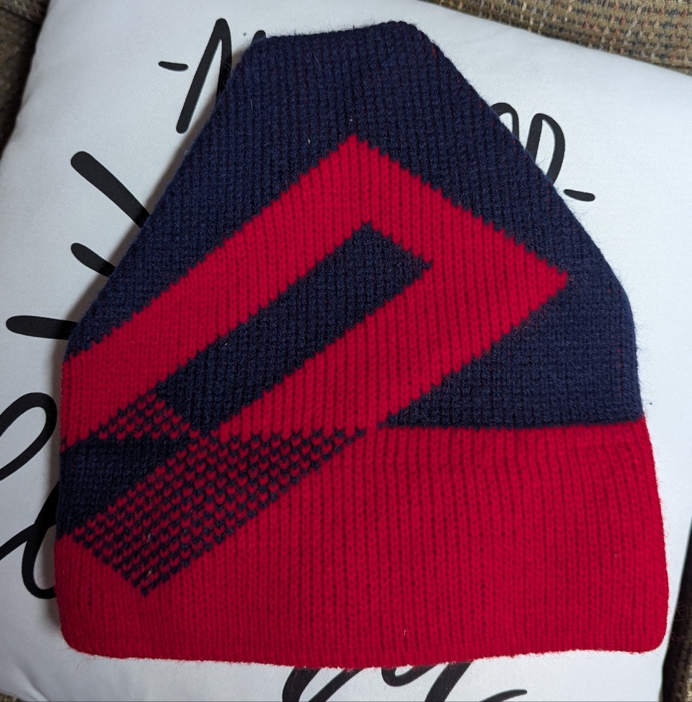 Vtg Penthouse ski knit hat